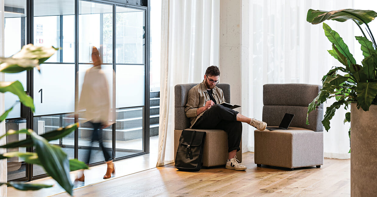 neutral-colour-office-konfurb-star neutral colour office konfurb star