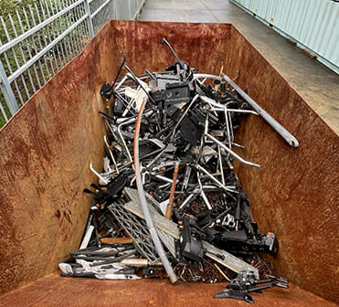 metal-recycling recycling metal from chairs in AIU