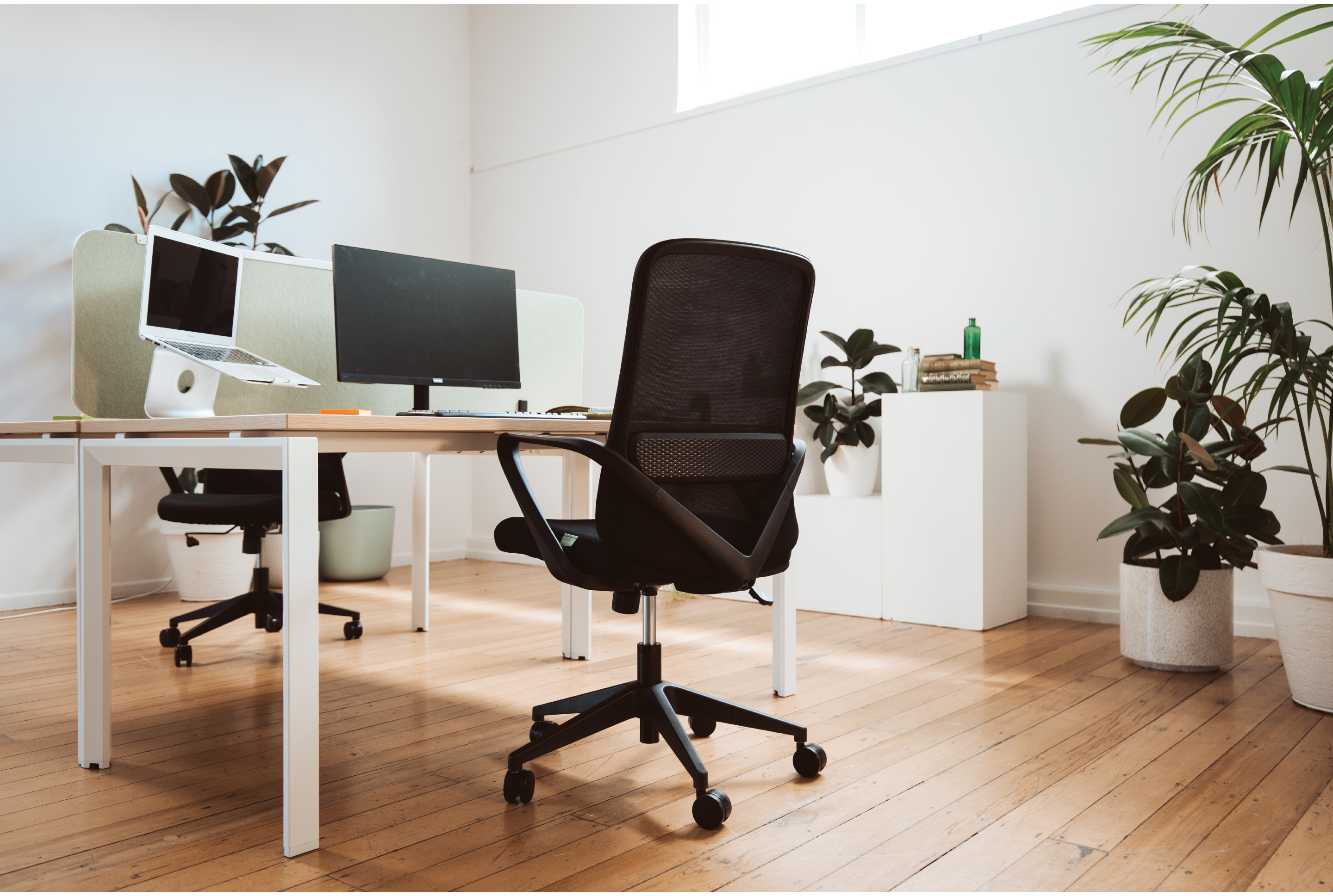 Mondo Mistral_798A-M3_Scene_Office_Model_09_MR-01