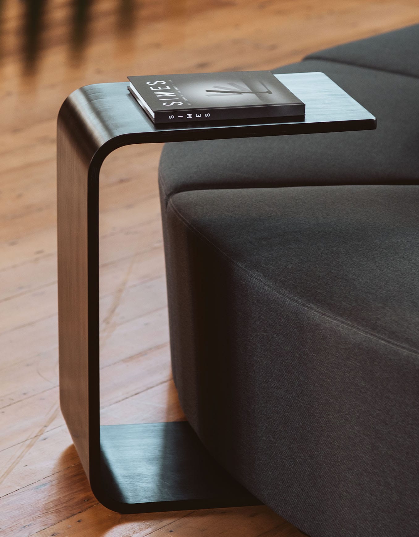 konfurb link casual table