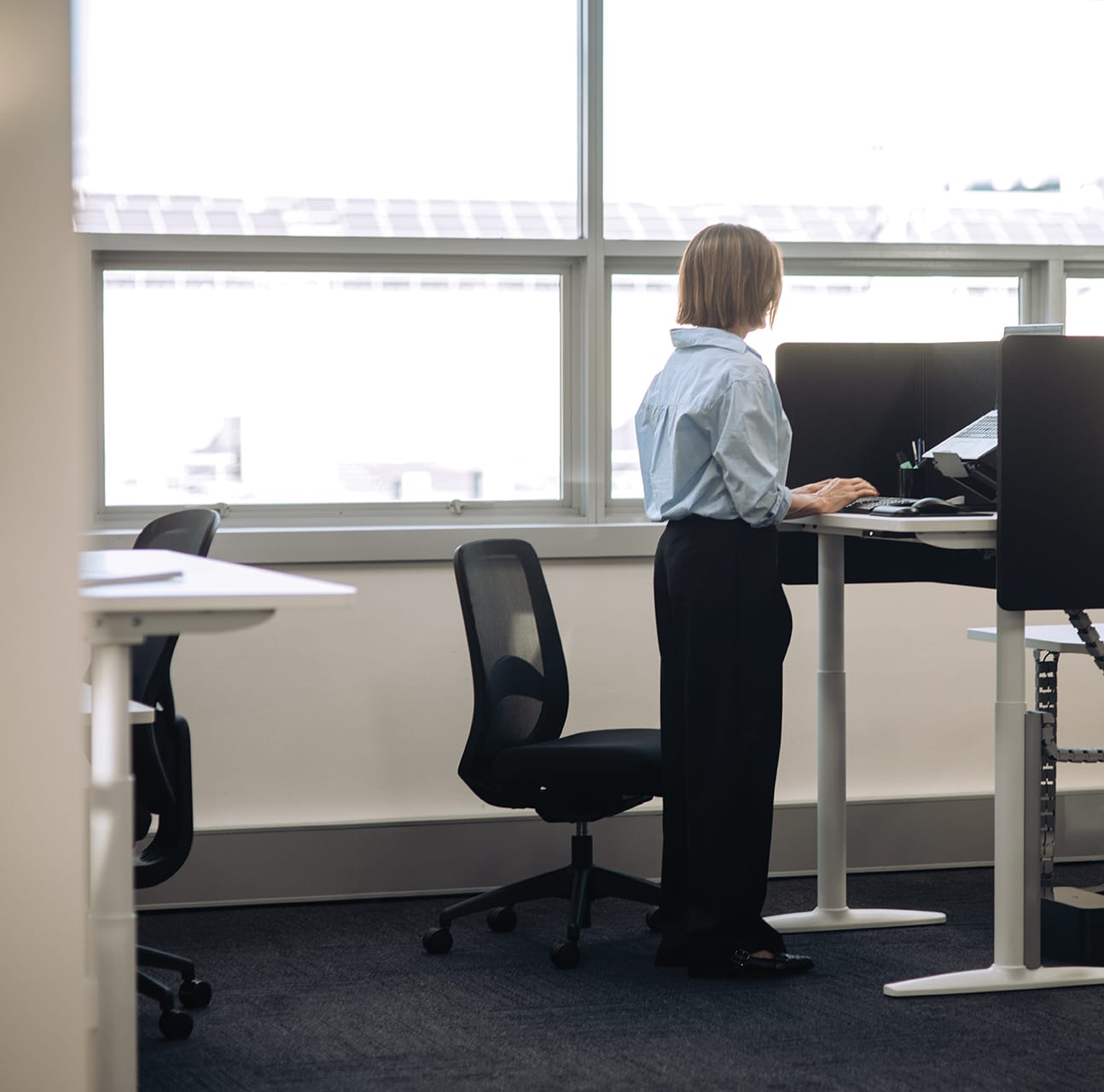 Syntra Height Adjustable Desk 1200x600 White