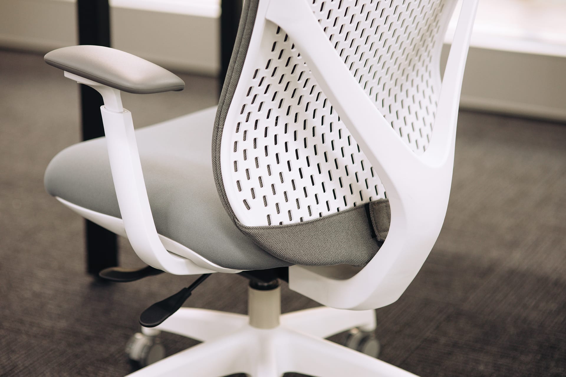 Buro Axon White chair scene image