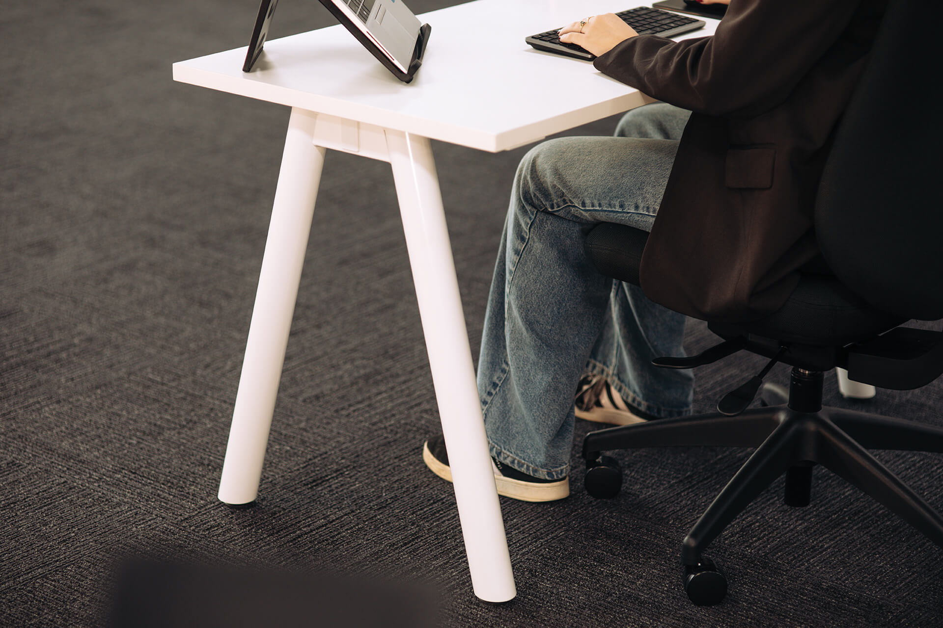 A Frame Round Leg Desk 1800x750 White Scene office